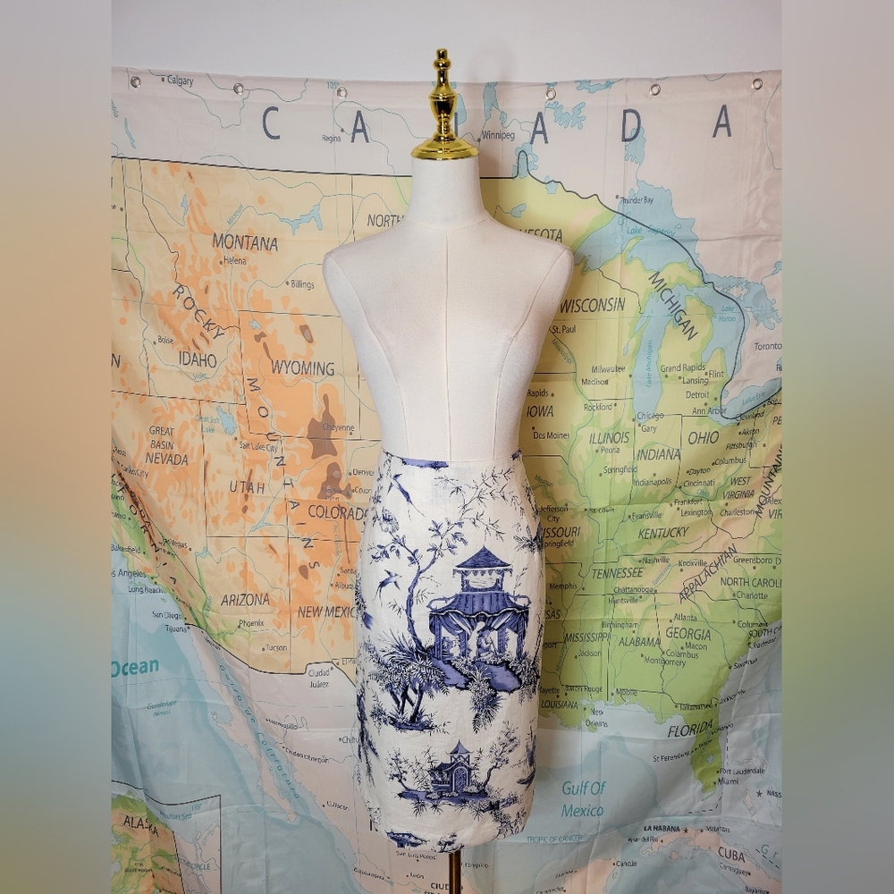 Silk Club Blue and White Linen Skirt With Asian Print Size 10